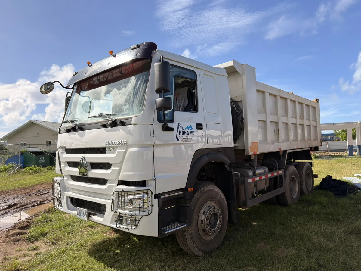 HYC-branded 6x4 dump truck