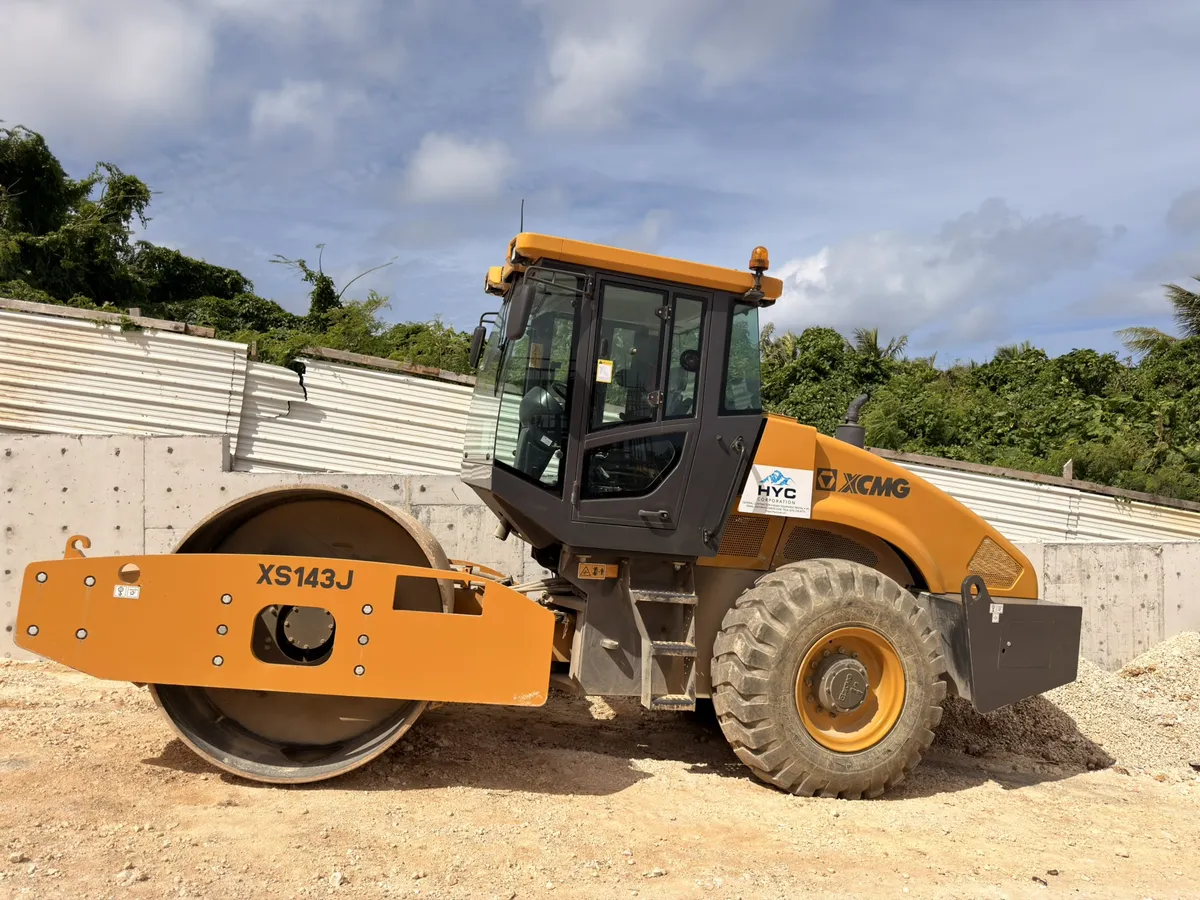 HYC single-drum vibratory roller